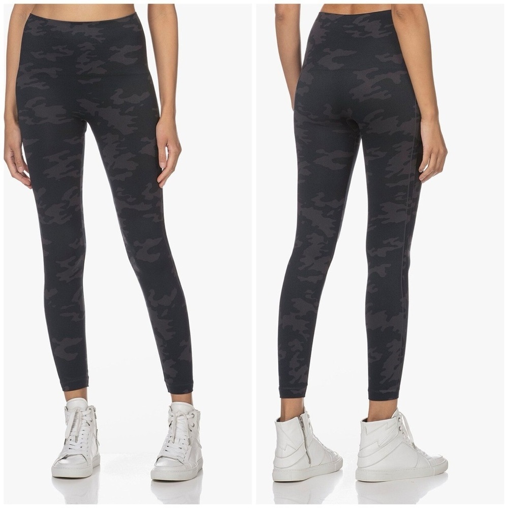 Spanx Look At Me Now Seamless shaping activewear Leggings in Black/Charcoal Camo